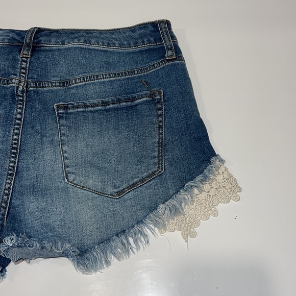 BLUE High Rise Super Strech Jean Shorts Lace Hem Festival Boho Size 12/31 - Picture 12 of 15